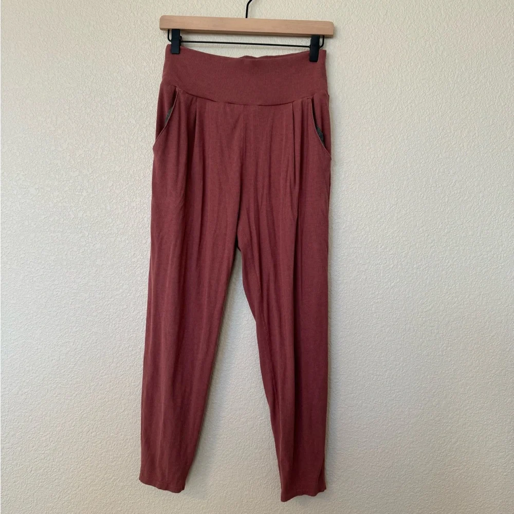 Vuori Women’s Joggers Size Small - Picture 1 of 4